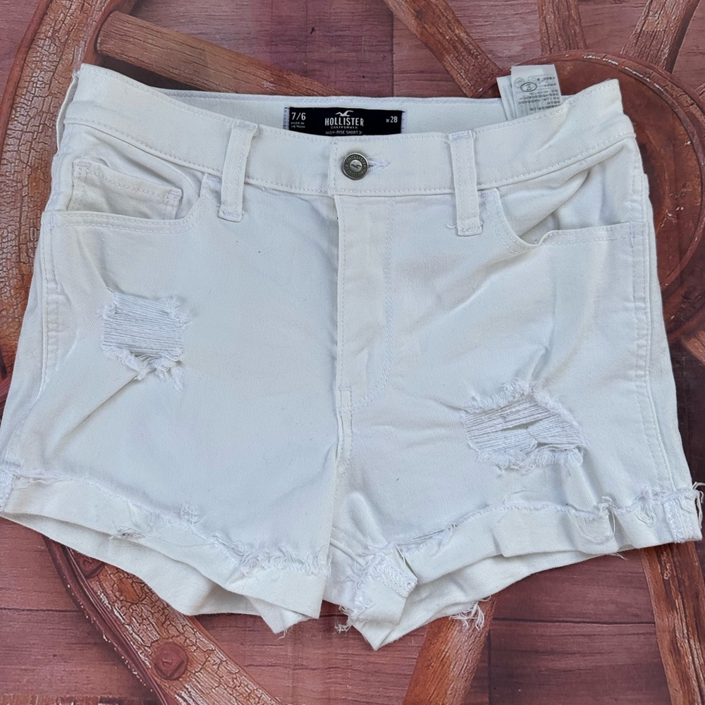 Hollister Women's Cream Distressed Jean Shorts